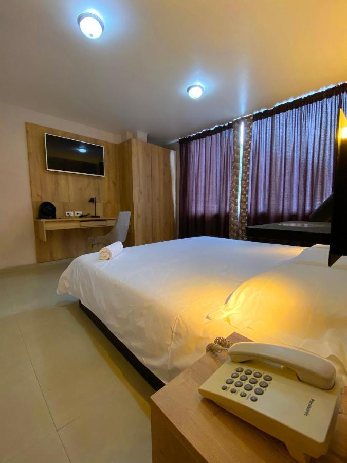 Hotel Wampushkar Zamora Exterior foto